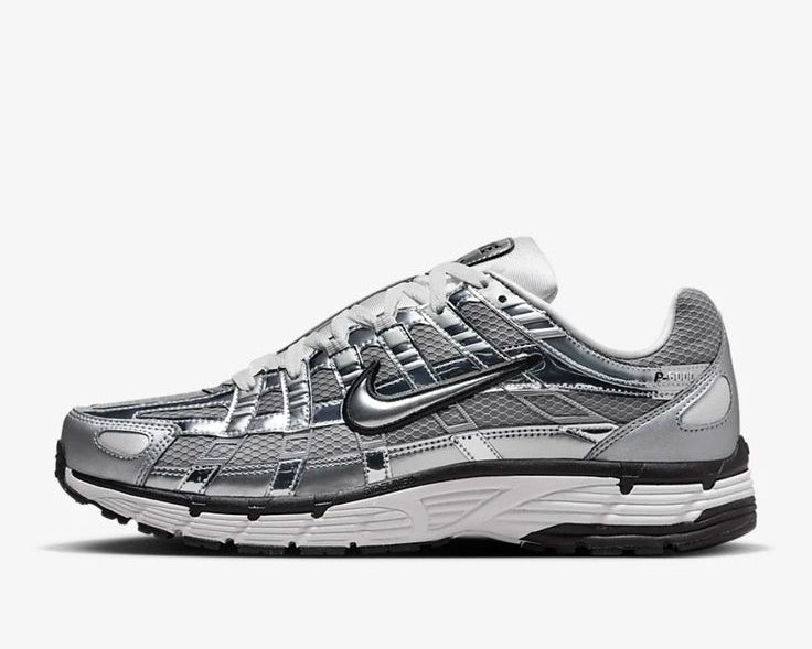NIKE P-6000 METALLIC TRAINER