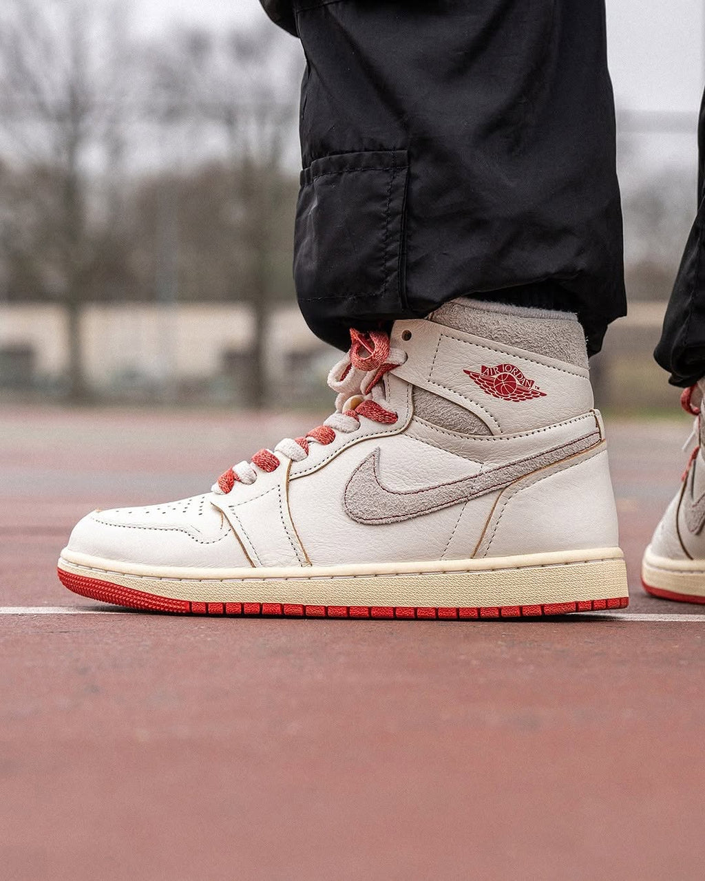 AIR JORDAN 1 RETRO - MID CINNABAR