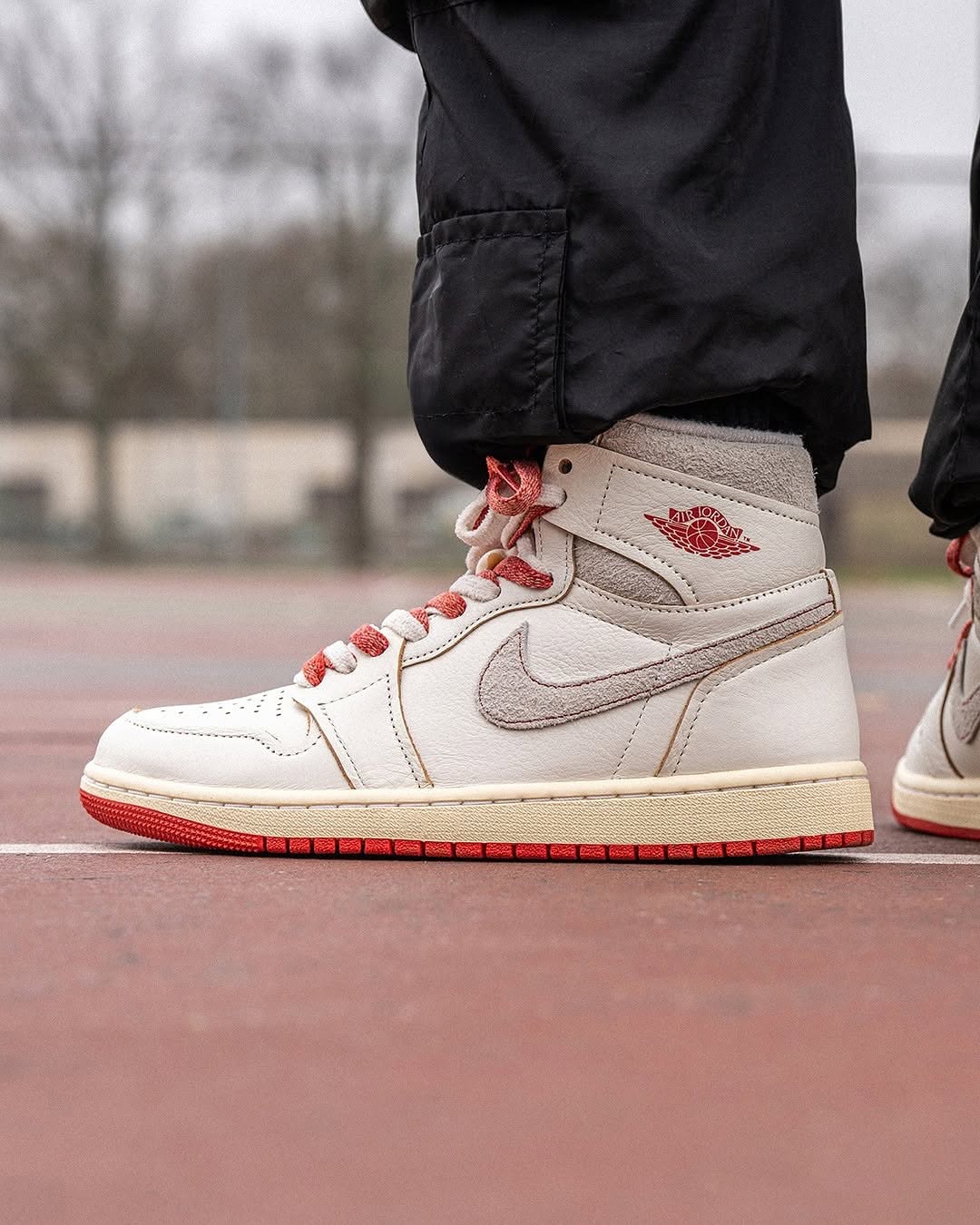 AIR JORDAN 1 RETRO - MID CINNABAR